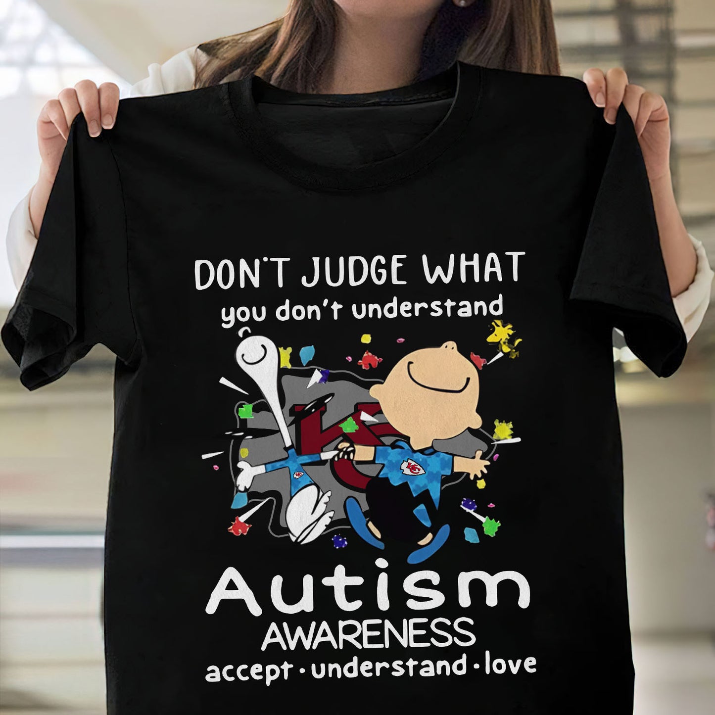 NFL Kansas City Chiefs Snoopy And Friends I Wear Blue For My Son Autism Awareness Accept Understand Love Tshirt